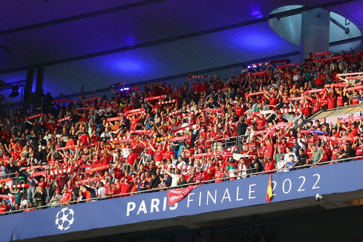 Imagen de aficionados del Liverpool en la final de la Champions.