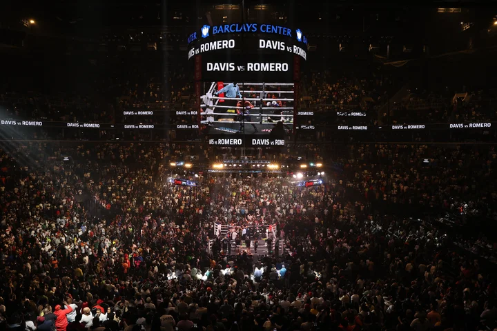 10 hurt at Barclay Center stampede