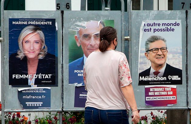 Les affiches de campagne de la présidentielle de Marine Le Pen, Eric Zemmour et Jean-Luc Mélenchon