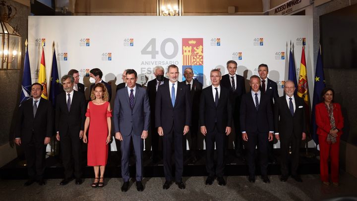 Foto de familia del acto central del 40º aniversario de España en la OTAN, en Madrid. 