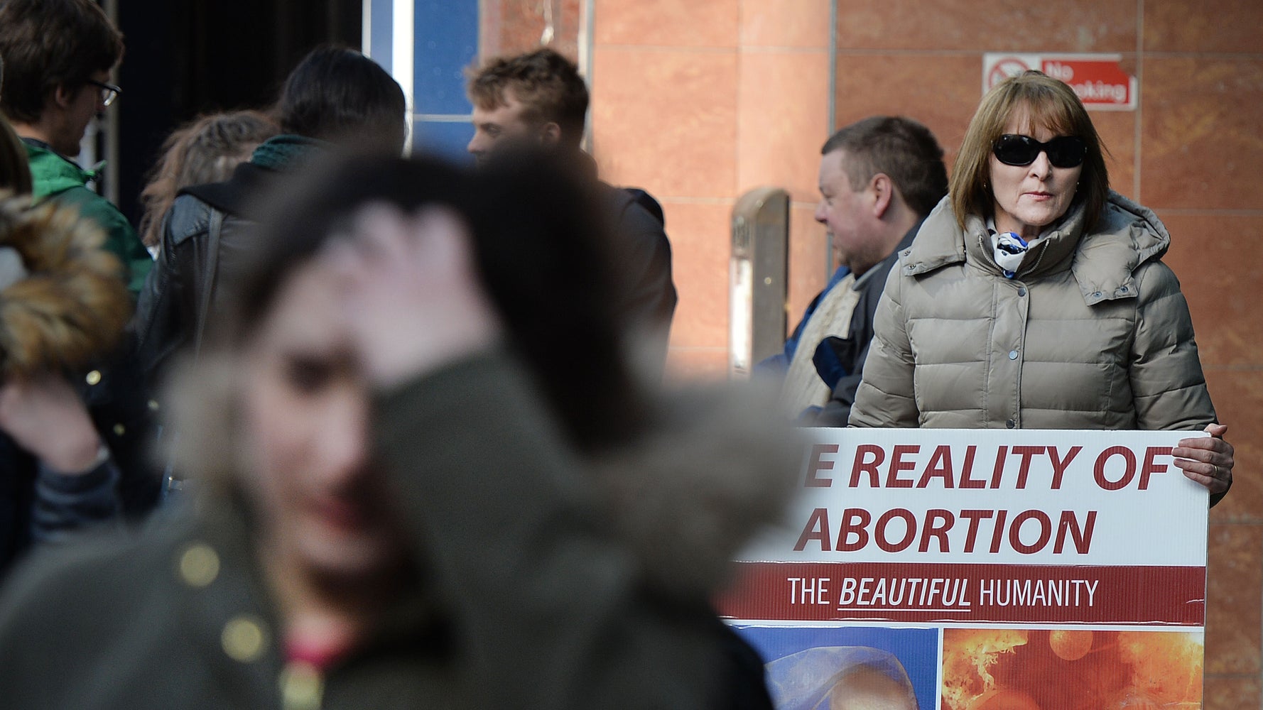 Why Doctors Are Calling For Buffer Zones Around UK Abortion Clinics - Vimarsana News