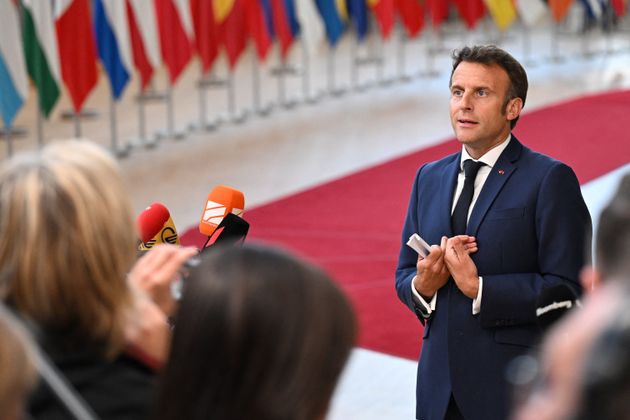 Emmanuel Macron, à Bruxelles ce 31 mai, a refusé de répondre aux questions sur la finale de la Ligue des Champions au Stade de France le 28 mai.
