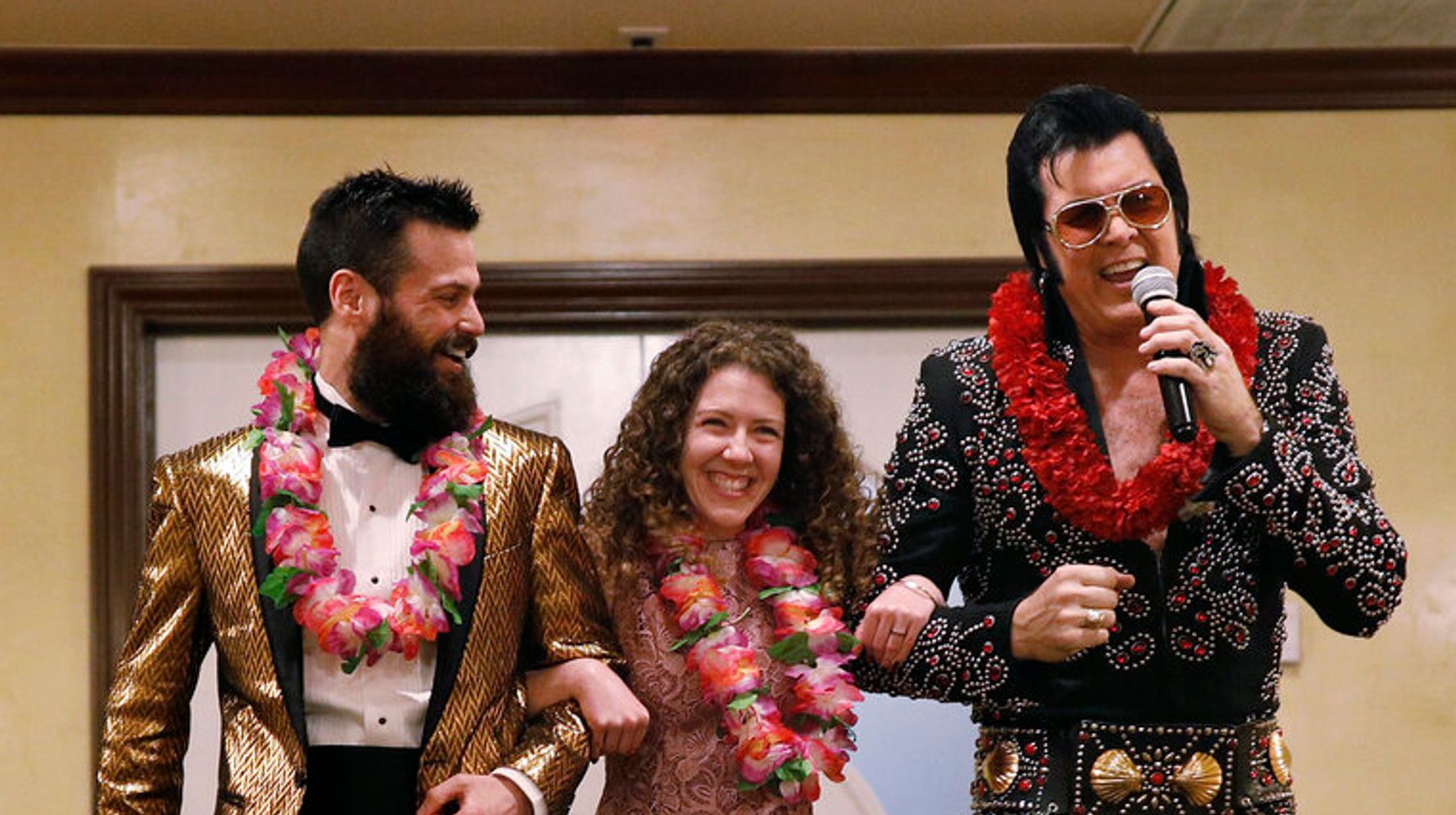 Elvis Weddings Could Soon Be 'All Shook Up' In Las Vegas