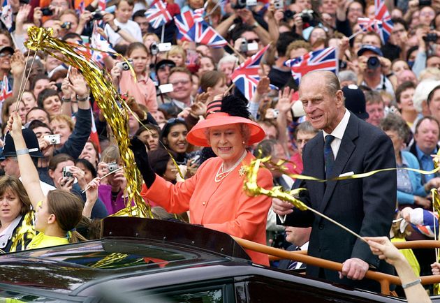 En 2002, la Reine Elizabeth II and son mari le Duc d'Edinbourg, à l'occasion du jubilé d'or pour les 50 ans de règne.