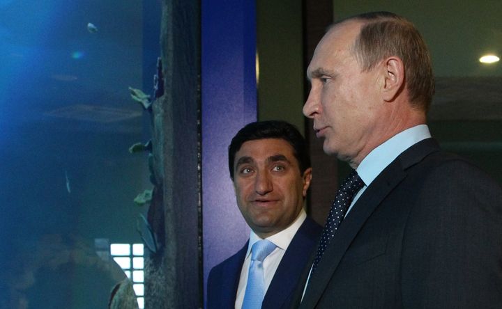 God Nisanov junto a Vladimir Putin.