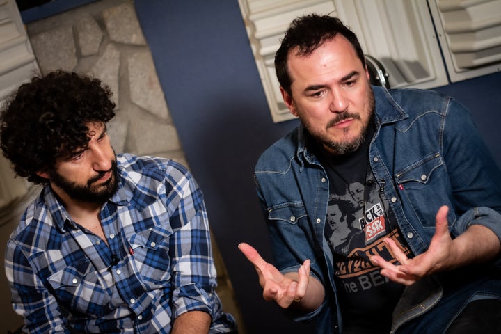 Marwán e Ismael Serrano durante la entrevista.