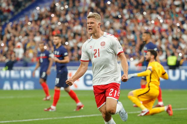 L'attaquant Andreas Cornelius, ici après avoir inscrit le premier but du Danemark contre la France en Ligue des nations, le 3 juin 2022.