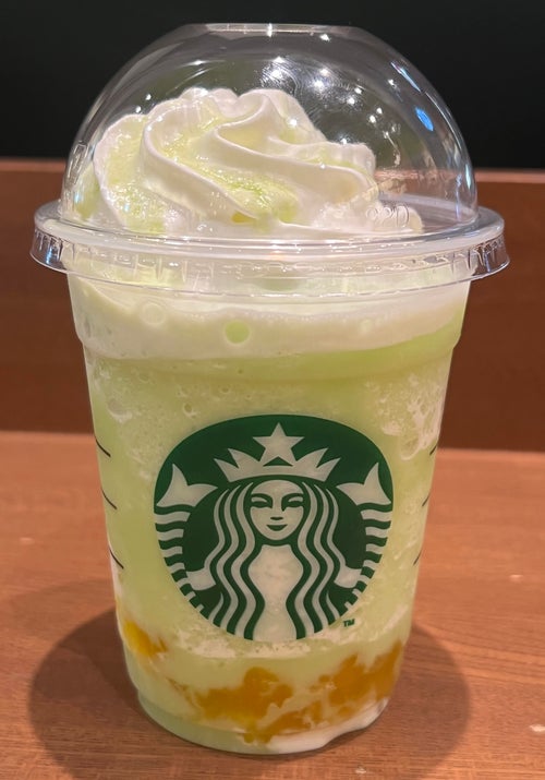 スタバの新作🍈飲んでみた】想像以上のシャキシャキ感…！完熟メロンの