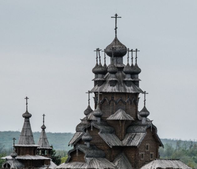 ヴャトヒルシクの修道院にある木造聖堂の炎上前の様子（2022年4月30日撮影）