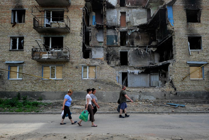 Foto de archivo de un edificio bombardeado en Kiev.