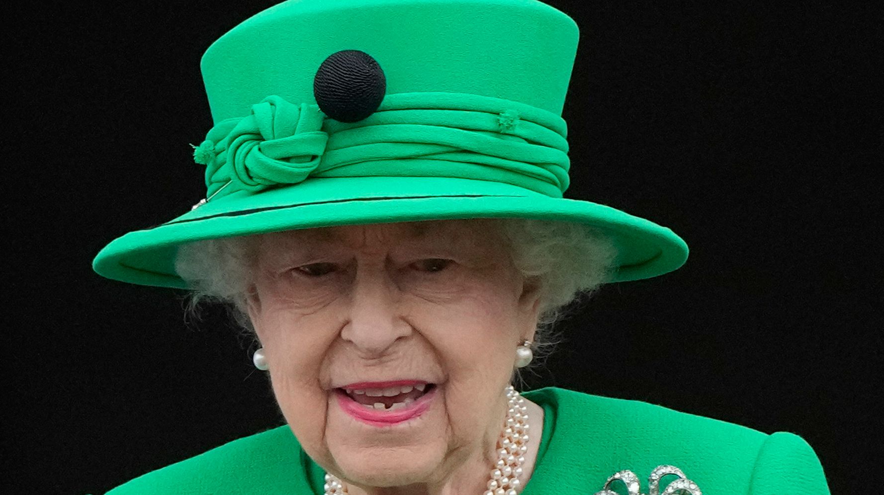 La reine Elizabeth fait une apparition lors du dernier jour des célébrations du jubilé de platine