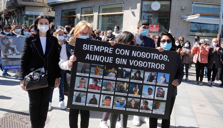 Familiares de los fallecidos en el naufragio del Villa de Pitanxo, durante un acto en Marín.