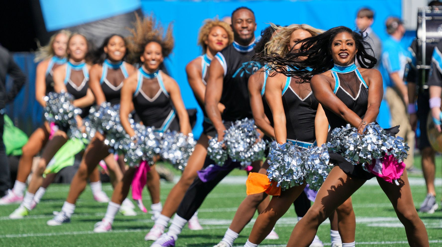 Carolina Panthers Hire Nfls First Openly Trans Cheerleader Justine Lindsay Huffpost Sports