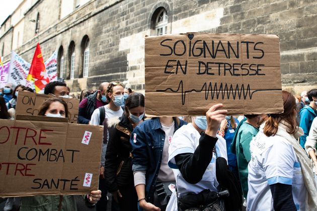 Manifestation des personnels soignants à Bordeaux, en juin 2020.