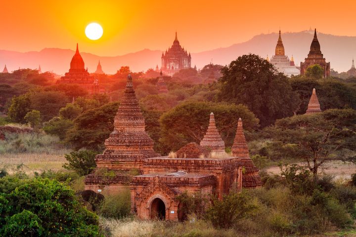 Bagan, un amanecer entre templos