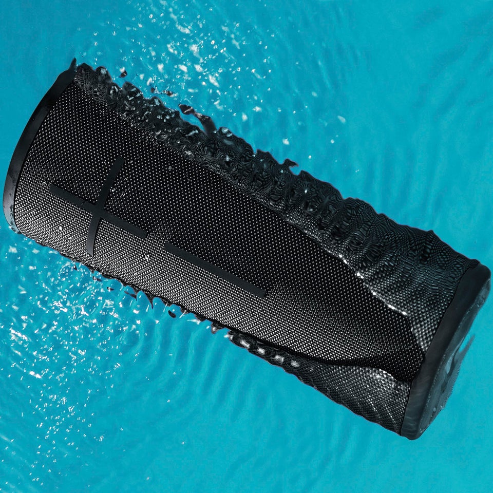 Review: JBL Clip 3 [Video]—A Very Personal Waterproof Speaker - Serious  Insights