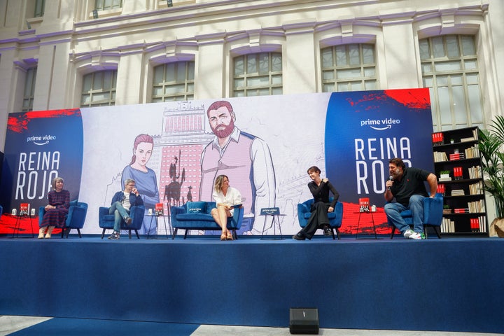 Hovik Keuchkerian, Vicky Luengo y Juan Gomez-Jurado en la presentación de la serie 'Reina Roja' en Madrid.