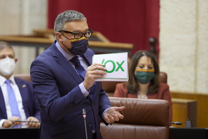 Manuel Gavira, portavoz de Vox en la Cámara andaluza, en un pleno de febrero de 2022.