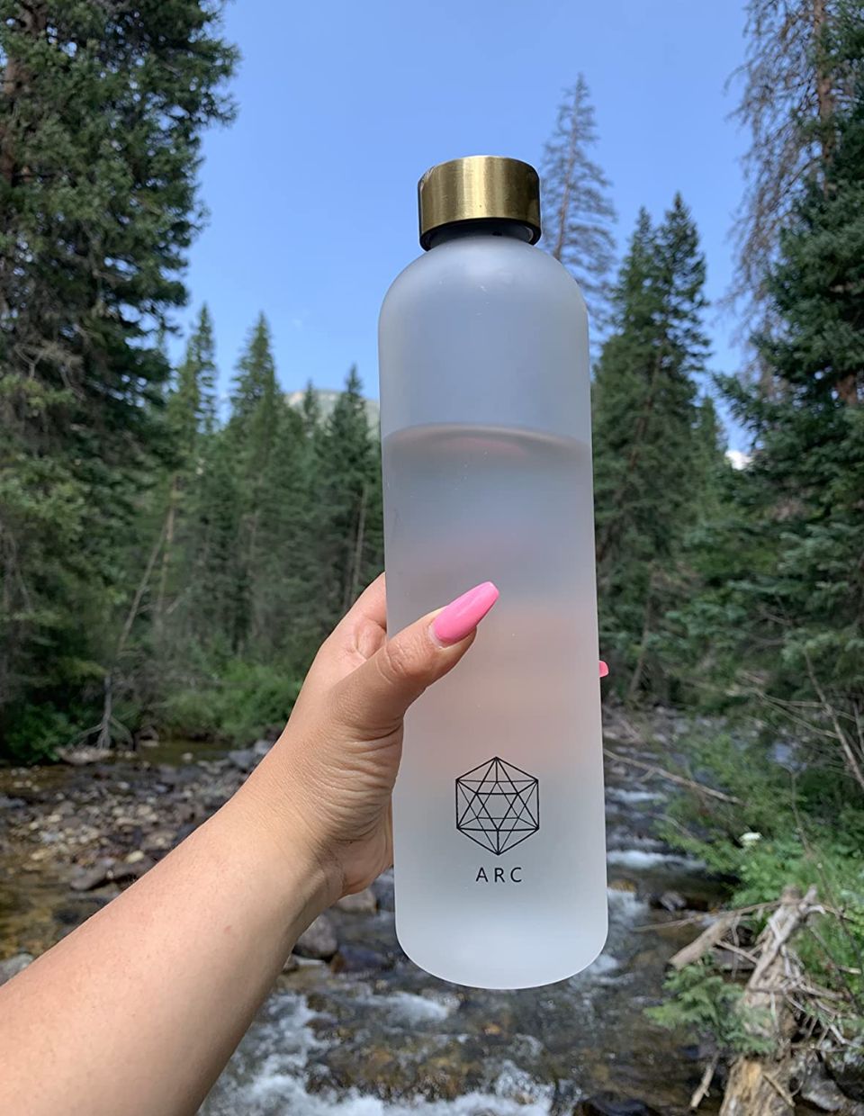 A sleek time-marked water bottle that is both lightweight and motivational