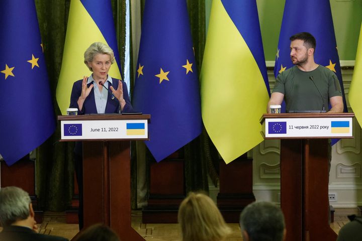 European Commission President Ursula and Ukrainian President Volodymyr Zelenskiy attend a joint statement, as Russia's invasion of Ukraine continues, in Kyiv, Ukraine June 11, 2022. REUTERS/Valentyn Ogirenko
