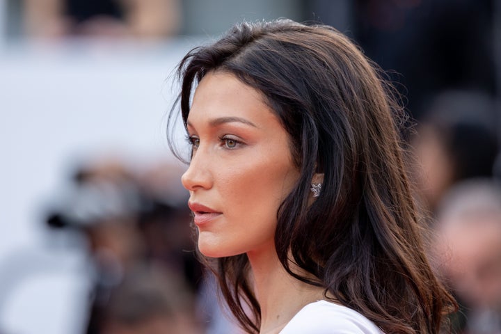 Bella Hadid, que ha revelado que se arrepiente de la rinoplastia a la que se sometió con 14 años.