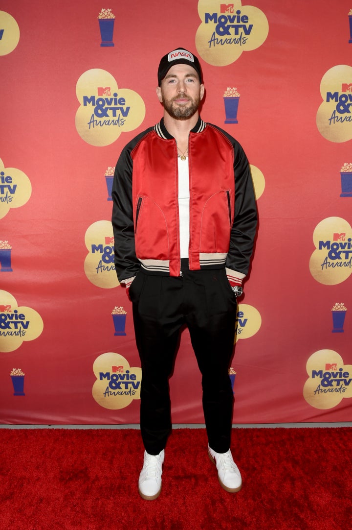 Evans attends the 2022 MTV Movie & TV Awards.