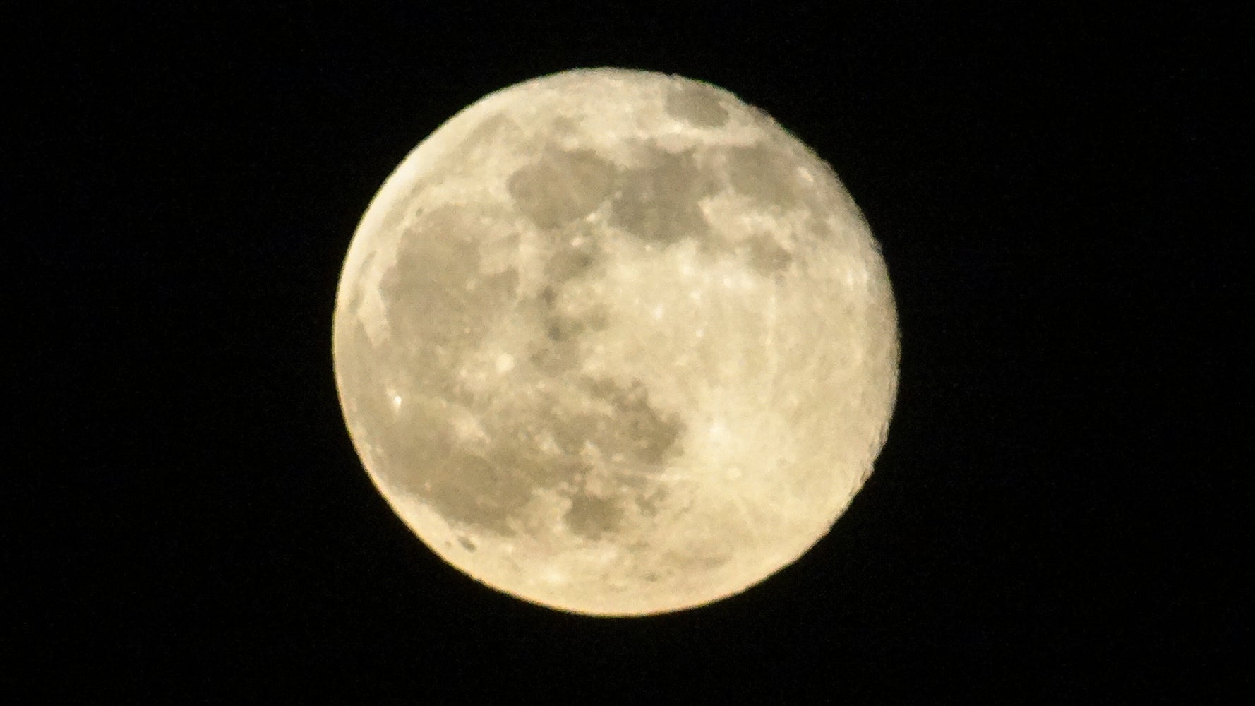 ストロベリームーン いつ見られる 時間や名前の由来を解説します ハフポスト アートとカルチャー ストロベリームーン いつ見られる 時間や名前の由来を解説します ハフポスト アートとカルチャー