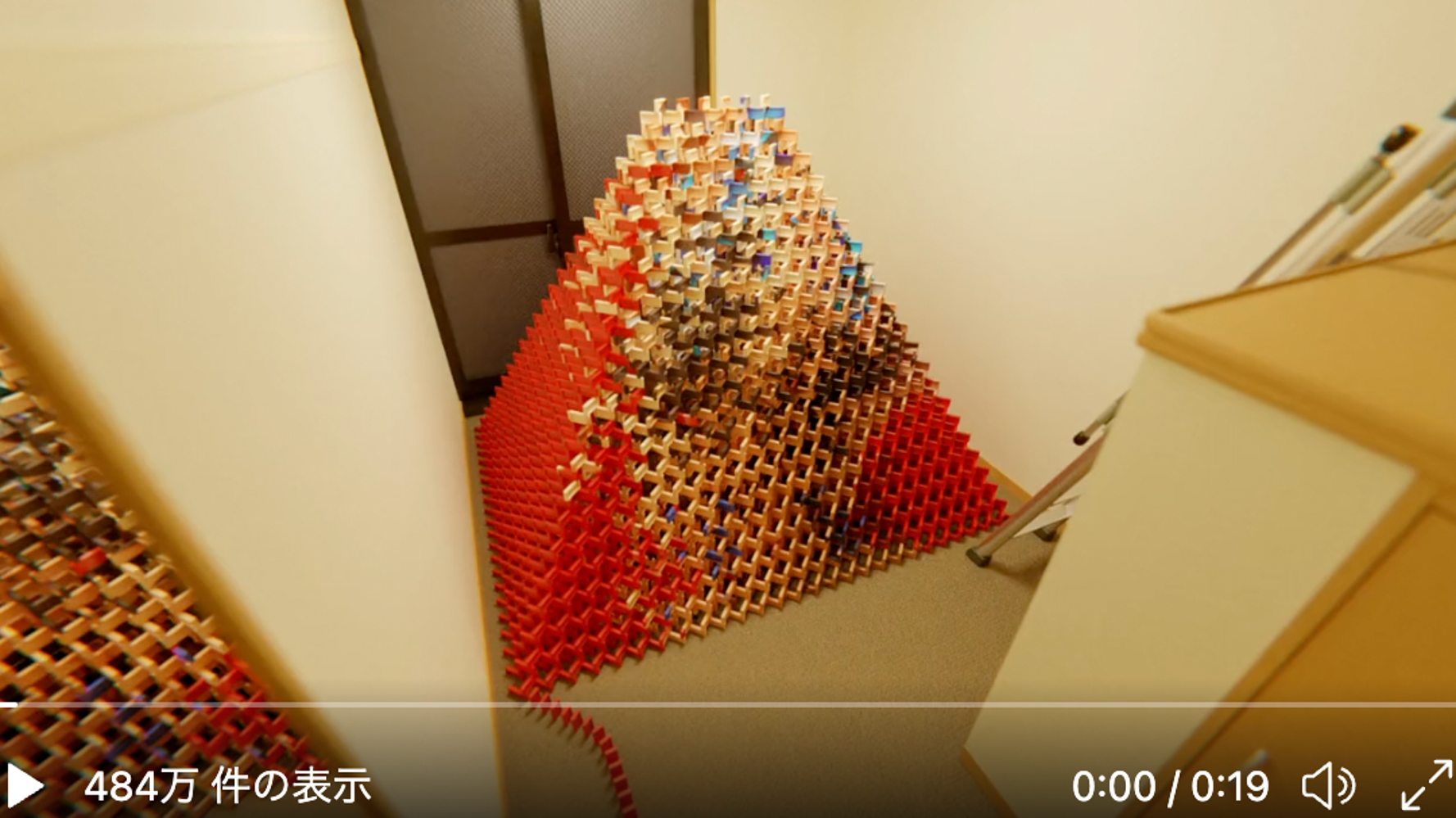 壊すと完成する約1万個のピラミッドドミノを新居でやってみた これ実は ハフポスト News