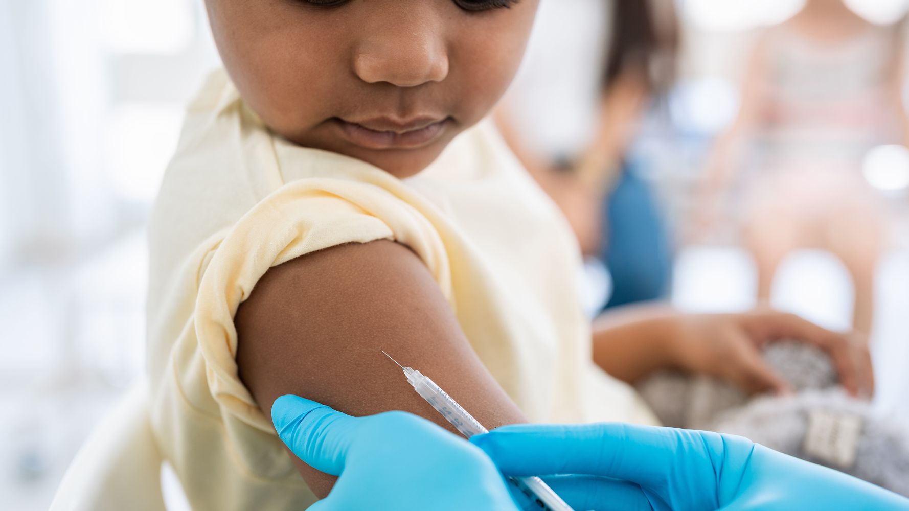 The Most Common Side Effects Of The COVID Vaccine In Kids Under 5 (And How To Alleviate Them)
