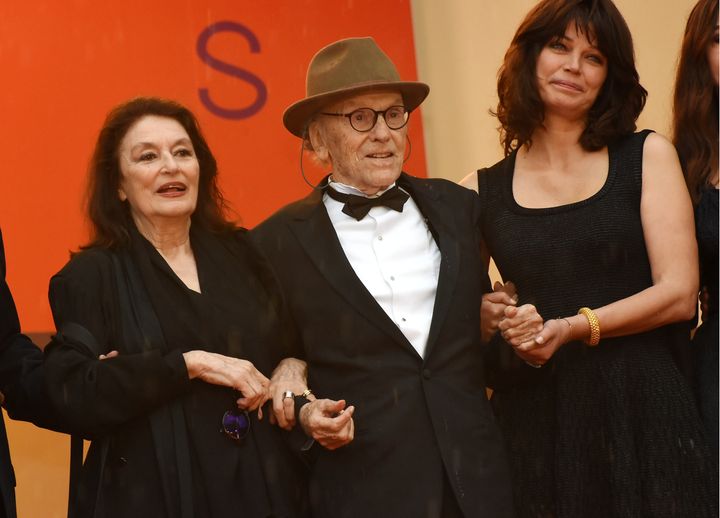 Ο Ζαν-Λουί Τρεντινιάν με την Ανούκ Εμέ (αριστερά) και την Μαριάν Ντενικούρ κατά τη διάρκεια του 72ου ετήσιου Φεστιβάλ Κινηματογράφου των Καννών στις 18 Μαΐου 2019 στις Κάννες της Γαλλίας, για την προβολή της ταινίας «Les Plus Belles Annees D'Une Vie».