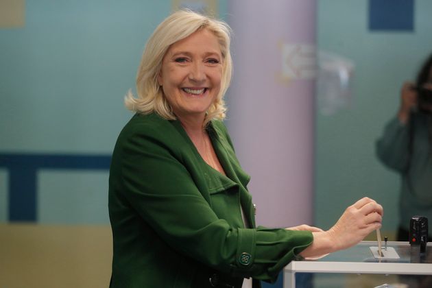 Marine Le Pen photographiée dans son fief de Hénin Beaumont.