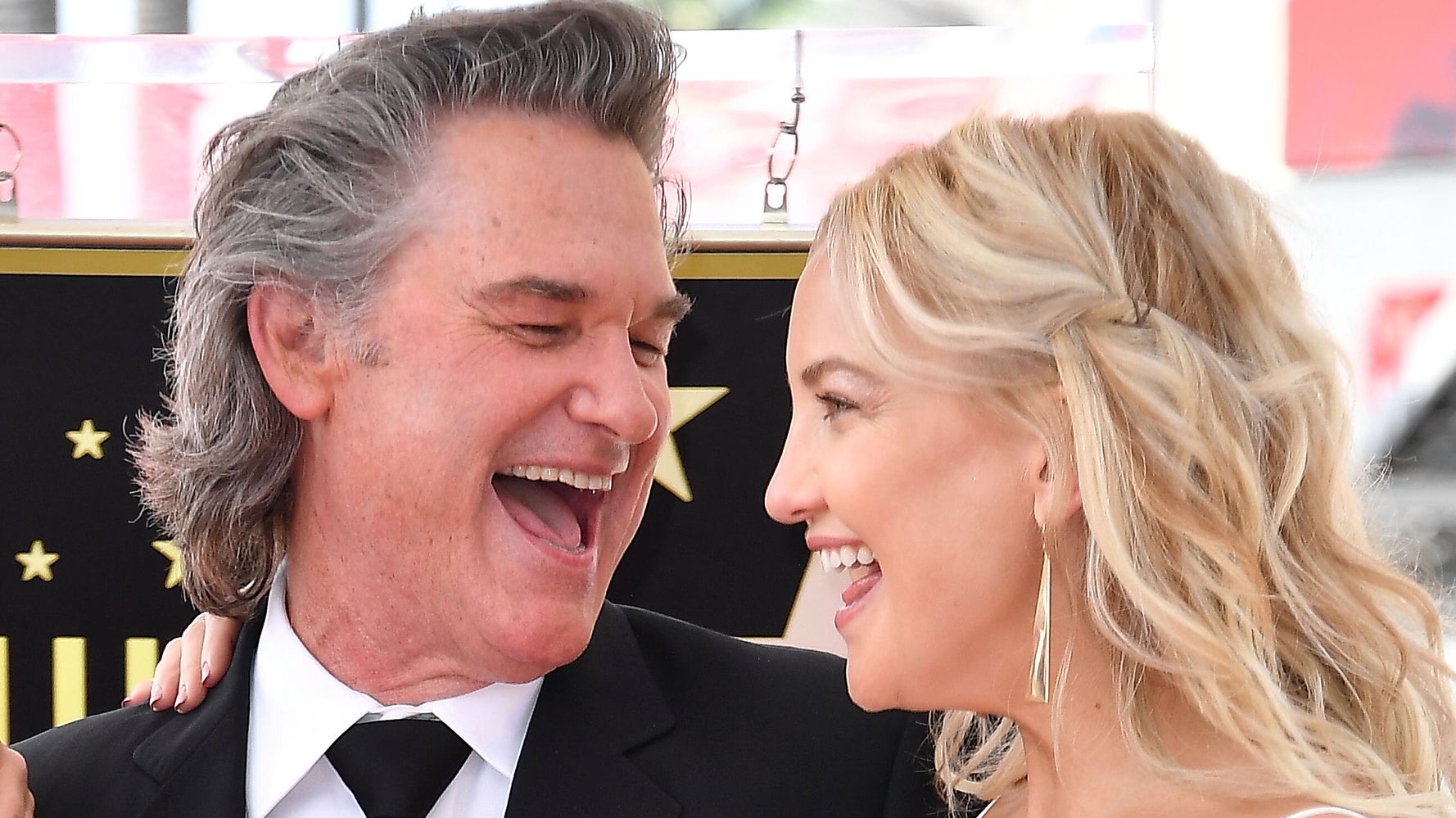 Kate Hudson rende omaggio a Kurt Russell per la festa del papà e la sua risposta è così carina