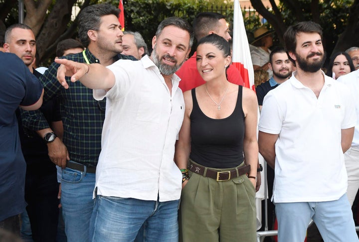 Santiago Abascal y Macarena Olona en un acto de campaña de Vox en Andalucía.