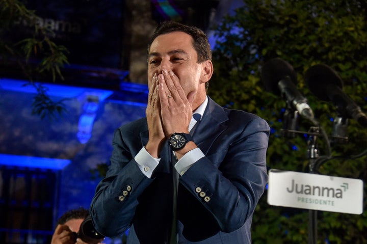Moreno, eufórico, reparte besos y agradecimientos en su gran noche.