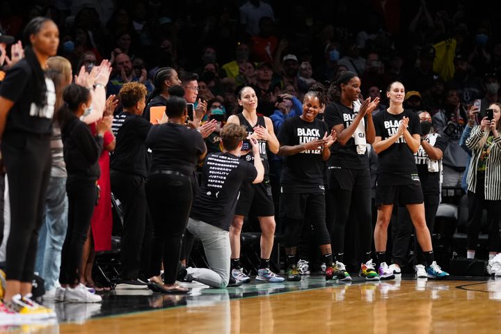 Players applaud Sue Bird of the Seattle Storm after the game.