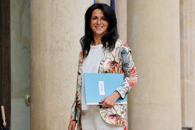 La secrétaire d'Etat Chrysoula Zacharopoulou, sur le perron de l'Elysée, le 23 mai 2022