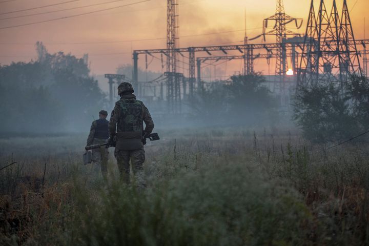 Ukrainian service members patrol an area in the city of Sievierodonetsk, as Russia's attack on Ukraine continues, Ukraine June 20, 2022. Picture taken June 20, 2022. REUTERS/Oleksandr Ratushniak