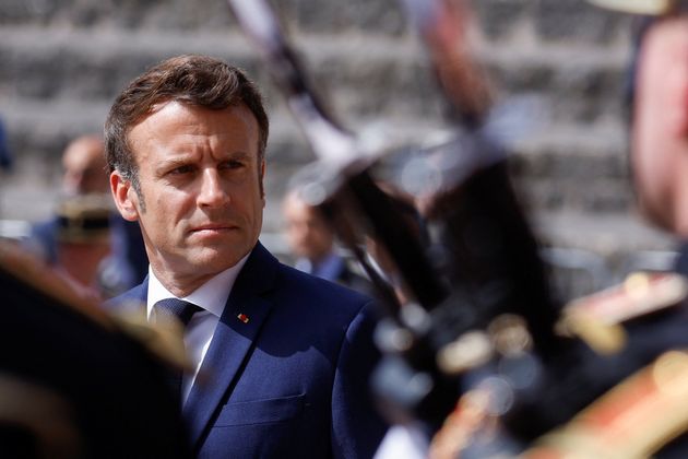 Emmanuel Macron, ici le 18 juin 2022, quitte la France quelques jours pour une tournée diplomatique alors qu'une crise politique s'installe dans le pays après les élections législatives.