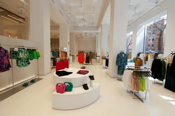 Imagen de archivo del interior de la tienda Zara más grande del mundo, en la Plaza de España de Madrid.