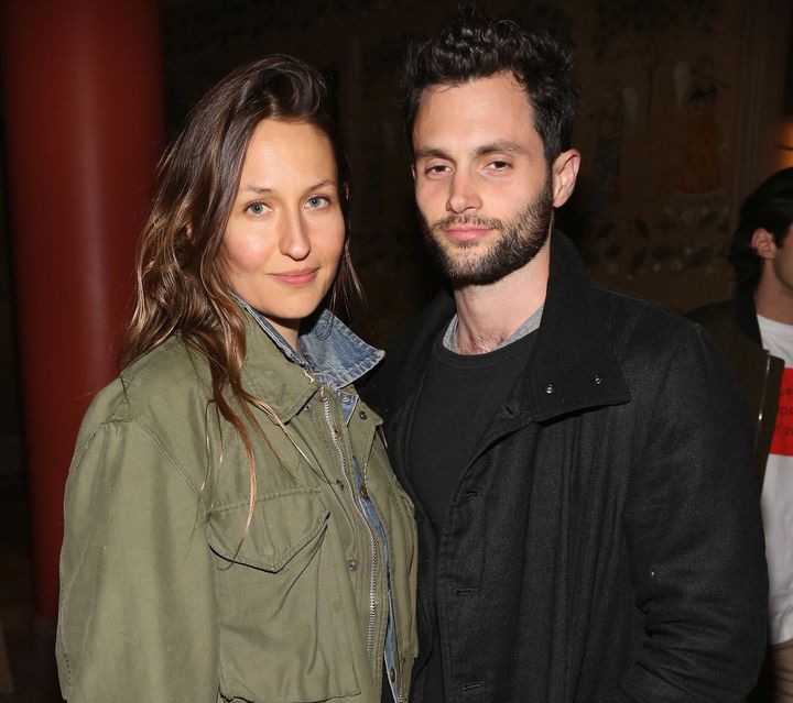 Domino Kirke and her husband, Penn Badgley, in 2017. Kirke had helped comedian Amy Schumer through a difficult pregnancy.