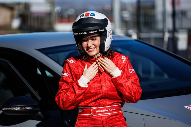 La presidenta de la Comunidad de Madrid, Isabel Díaz Ayuso, en el circuito del Jarama, en febrero.