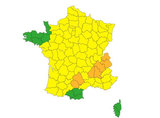 Météo France garde 7 départements en alerte orange aux orages