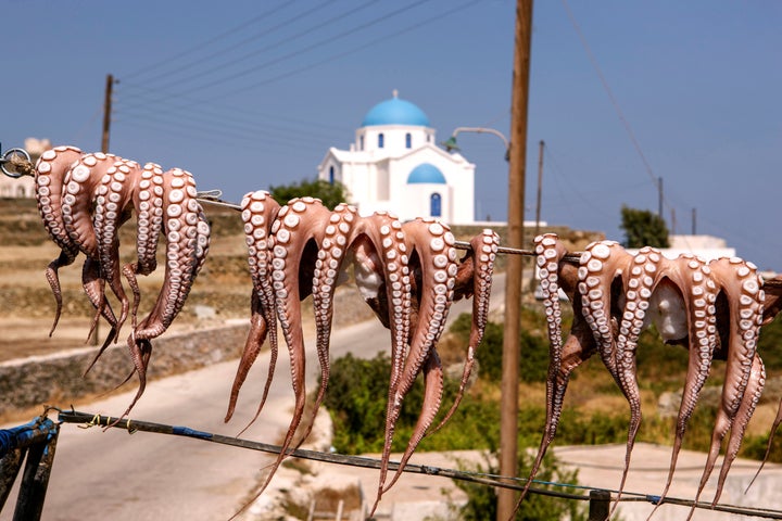 Χταπόδι στην ταβέρνα του Μίμη στη Φολέγανδρο