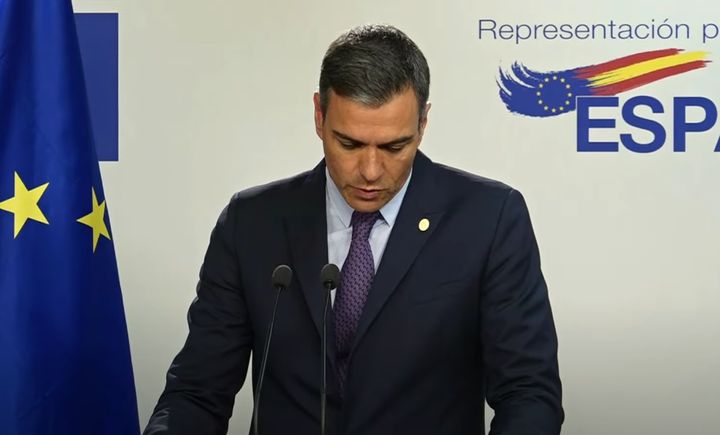 Pedro Sánchez, en una rueda de prensa desde Bruselas.