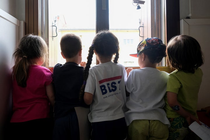 Παιδιά στον παιδικό σταθμό της πόλης