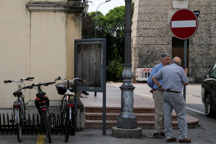 ″Όταν ήμουν κορίτσι, πάντα έτρεχαν παιδιά εδώ, τώρα σχεδόν δεν γεννιούνται και μένουν μόνο οι ηλικιωμένοι”, λέει η Ιλένια Καπελέρ