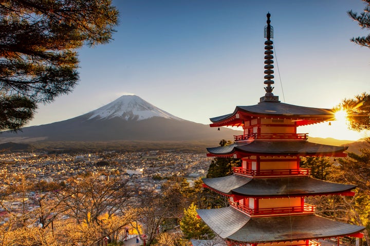 Pagoda Chureito y Monte Fuji en otoño.