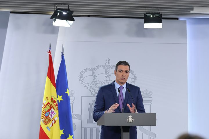 GREl presidente del Gobierno, Pedro Sánchez, comparece en el Palacio de La Moncloa tras el Consejo de ministros extraordinario celebrado este sábado.