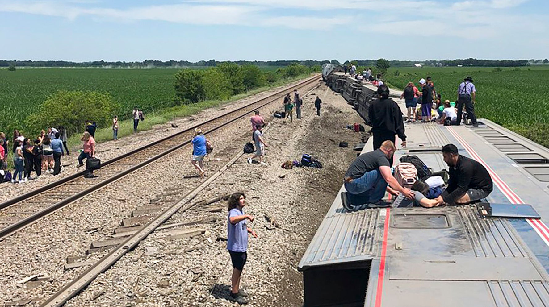 3 Killed When Amtrak Train Hits Truck, Derails In Missouri - Vimarsana News