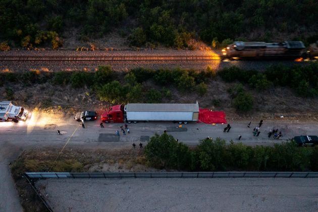 Au Texas, au moins 51 migrants retrouvés morts dans un camion, une  "horrible tragédie" | Le HuffPost